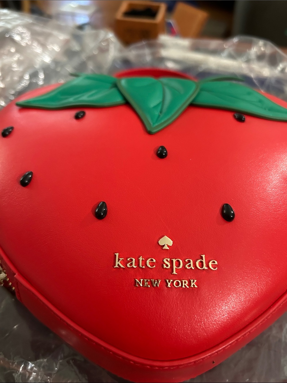 kate spade red strawberry-shaped mini top-handle bag with green leaf appliqué - Picture 2 of 4
